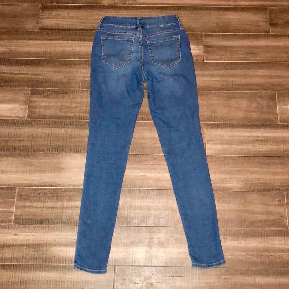 Old Navy Super Skinny Jeans - Picture 3 of 3